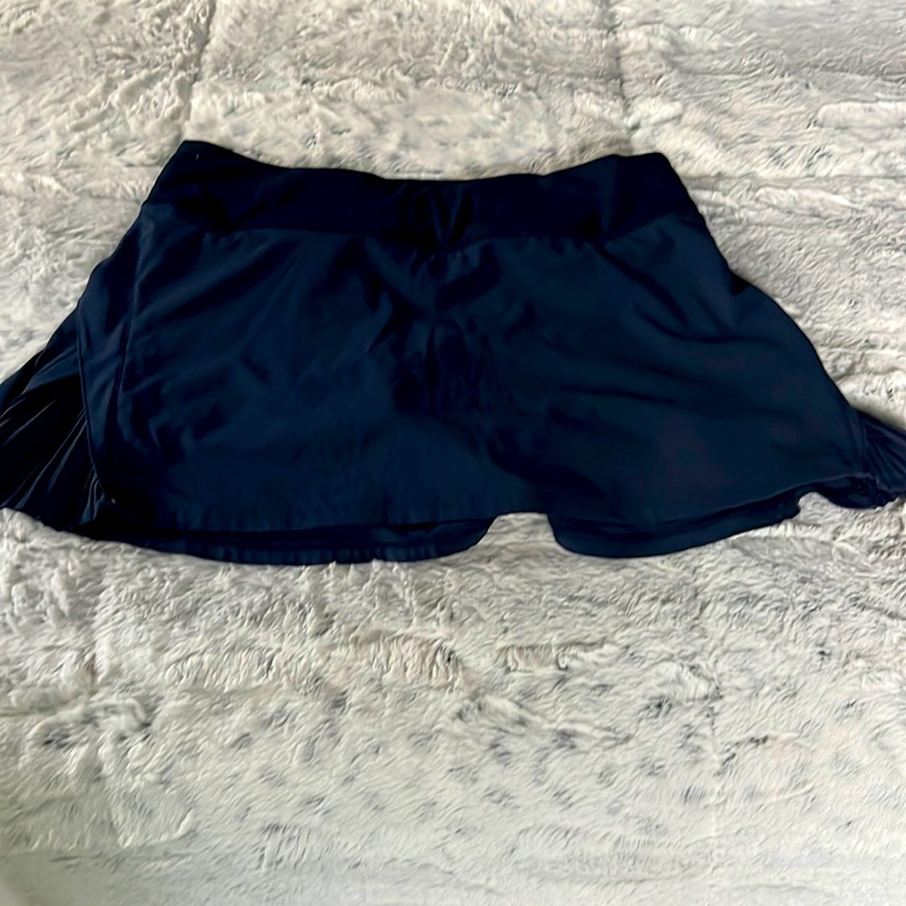 Play off the Pleats lululemon tennis skirt in Navy Size 6